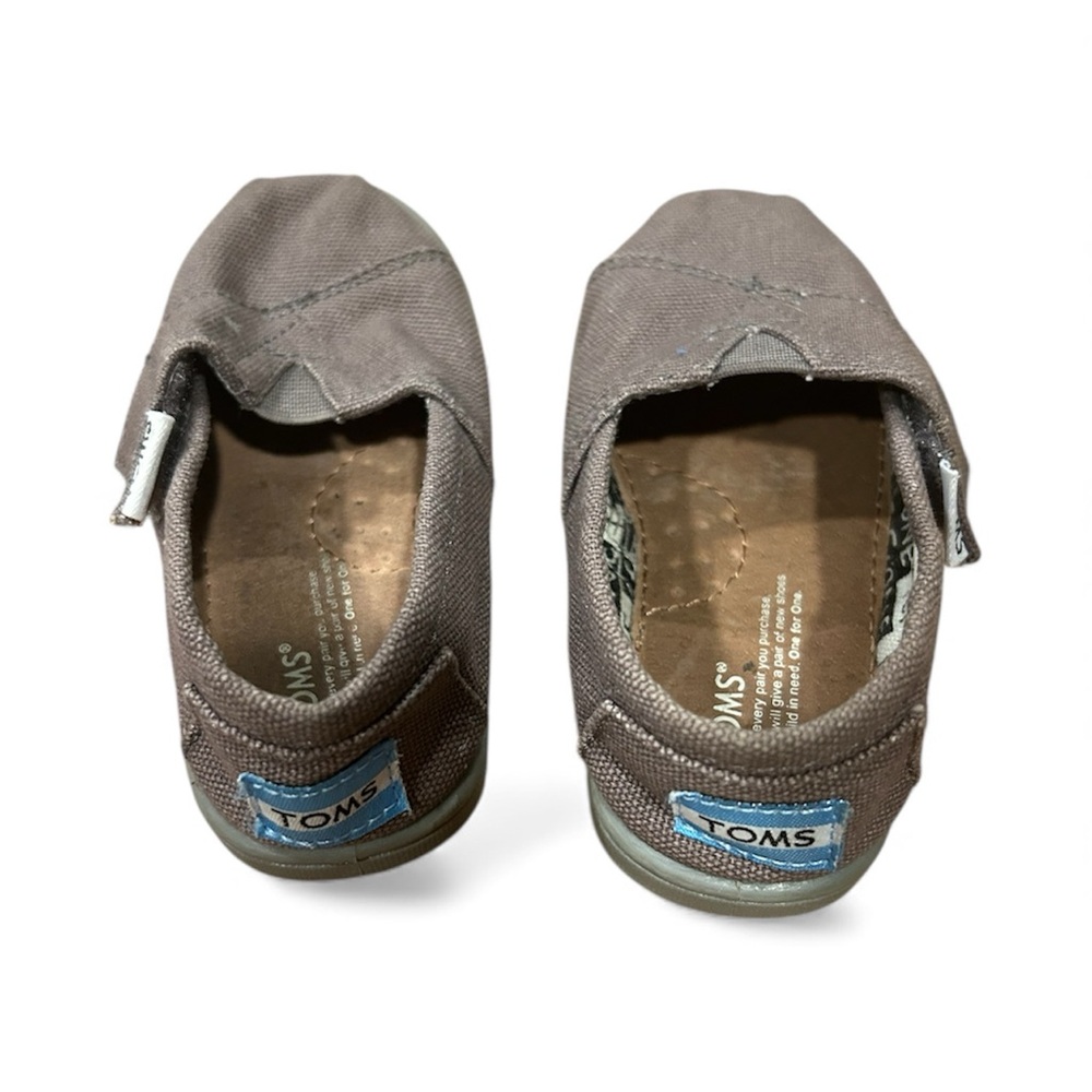 Toddler TOMS Classic Slip-On Shoes – Size 5